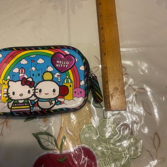 Hello kitty lounge fly small pouch - Picture 3 of 4